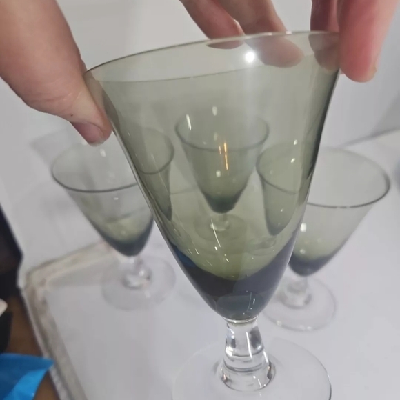 Vintage MCM Smokey Green Clear Glass Goblets Set of 4 - Picture 2 of 4